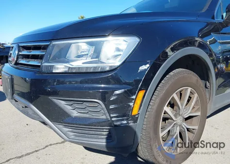 2020 Volkswagen Tiguan 2.0T Se/2.0T Se R-Line Black/2.0T Sel z USA, uszkodzony, nr VIN 3VV2B7AX8LM027974